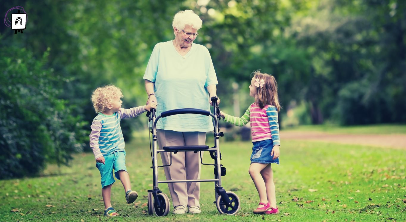 anciana caminando con nietos