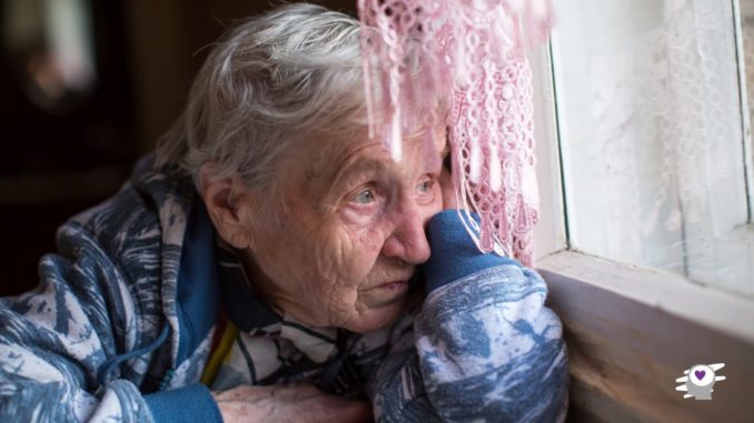 abuela soledad anciana triste