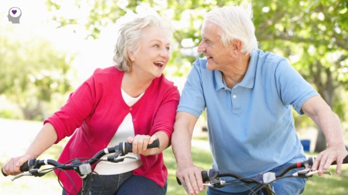 mayores en bici ancianos en bici