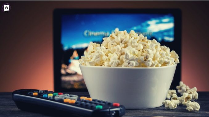 pelicula en casa palomitas y pelicula