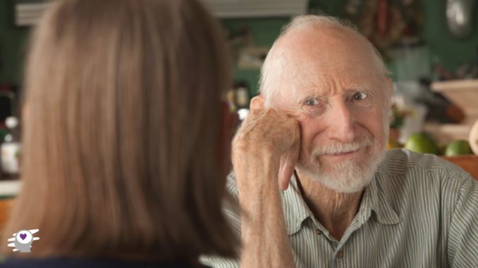 hablar sobre el alzheimer anciano y chica