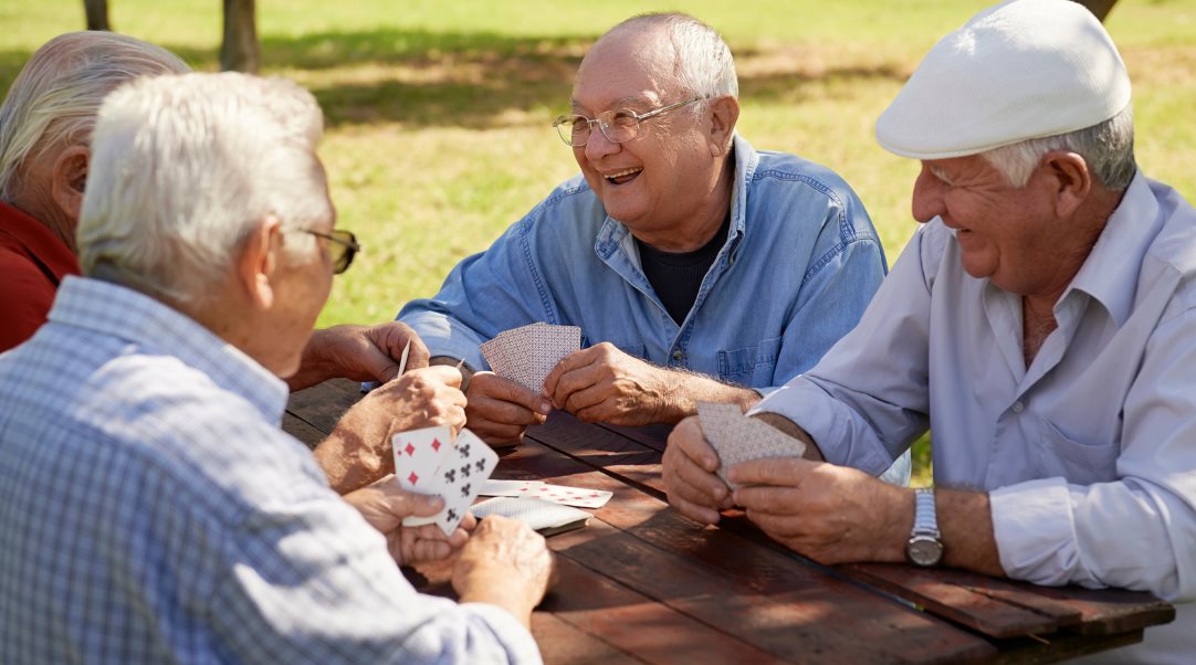 amigos ancianos