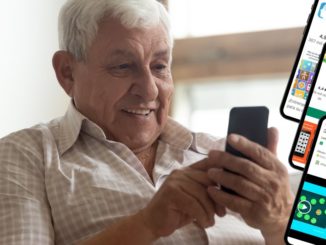 anciano jugando con móvil