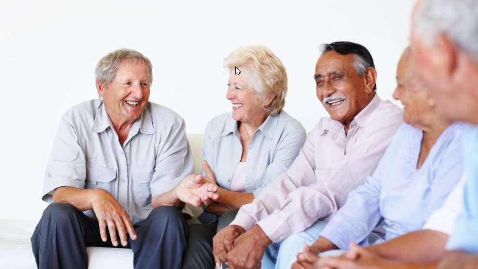 ancianos charlando