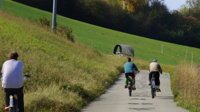 ancianos en bicicleta ancianos en bicicleta